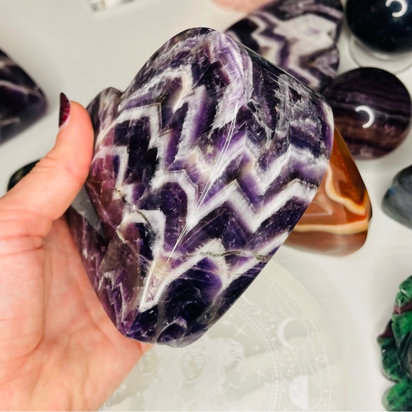 XL Chunky Amethyst Heart - Picture 2 of 2